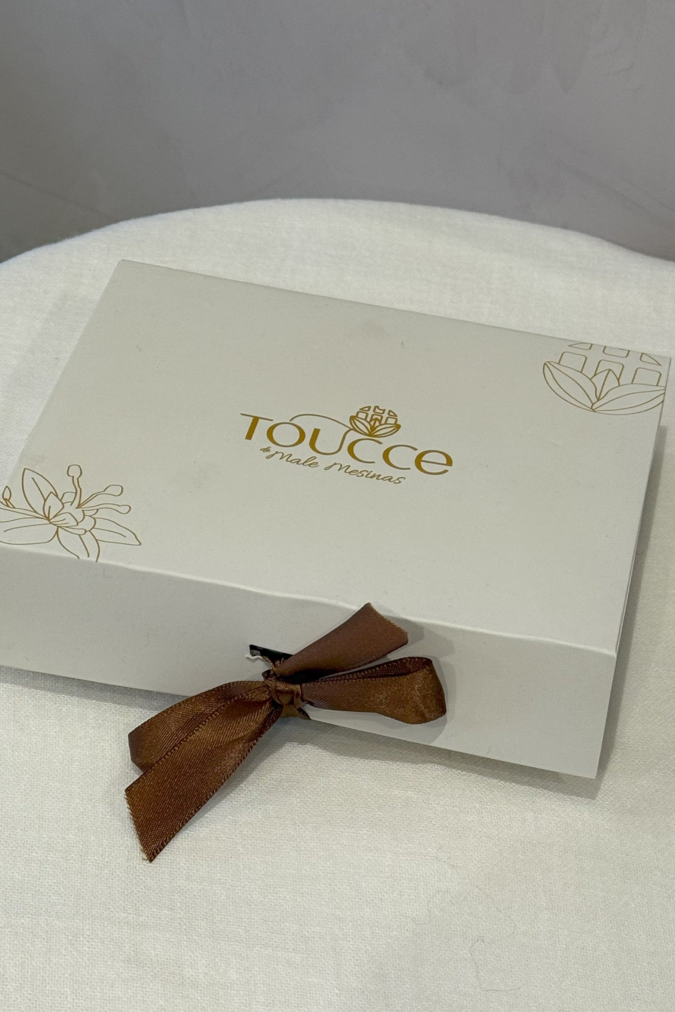 Caja de 12 bombones de chocolate premium mix Toucce